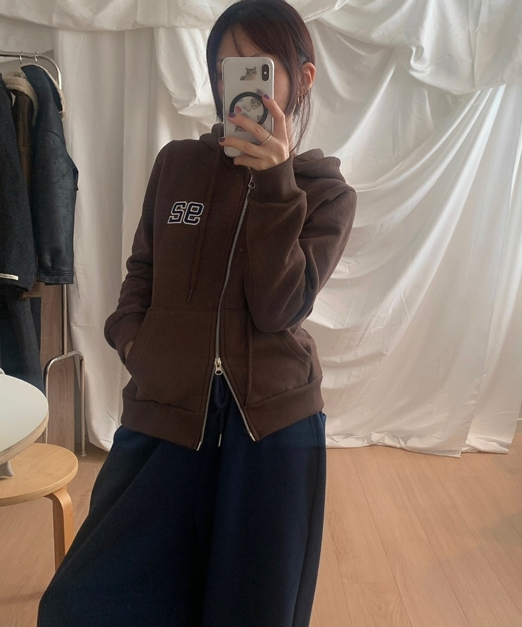 【起毛】92ワッペンスリムフードジップアップ BROWN