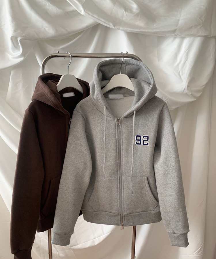 【起毛】92ワッペンスリムフードジップアップ