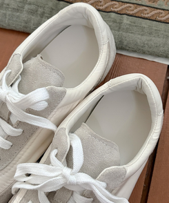 レースアップスニーカー