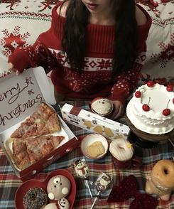 눈꽃 벌룬 오프숄더 티 레드