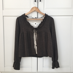 부들소재 리본 프릴 나시 일체형 반팔 블라우스 나시 바선생 레이스