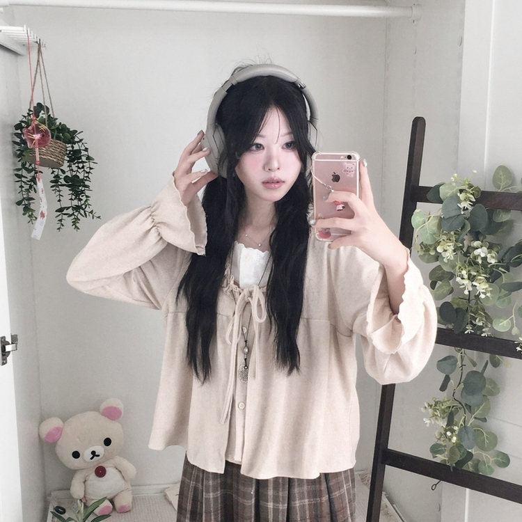 부들소재 리본 프릴 나시 일체형 반팔 블라우스 나시 바선생 레이스 베이지