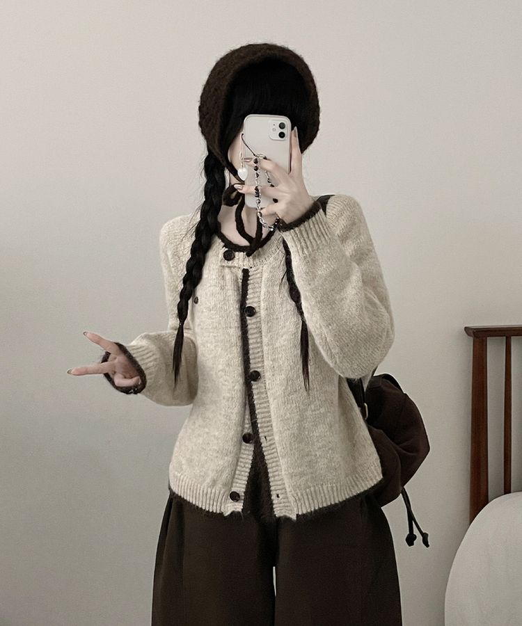 [포근.따뜻/울함유]루에팬던트단추포인트배색라운드루즈핏울니트가디건(3color) 아이보리