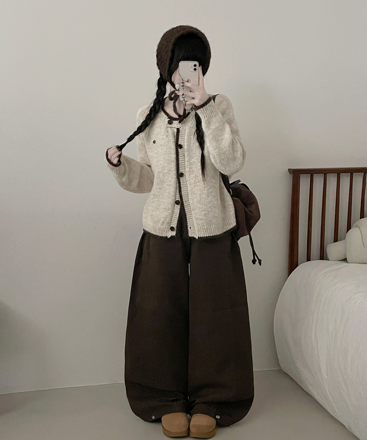 [포근.따뜻/울함유]루에팬던트단추포인트배색라운드루즈핏울니트가디건(3color) 아이보리