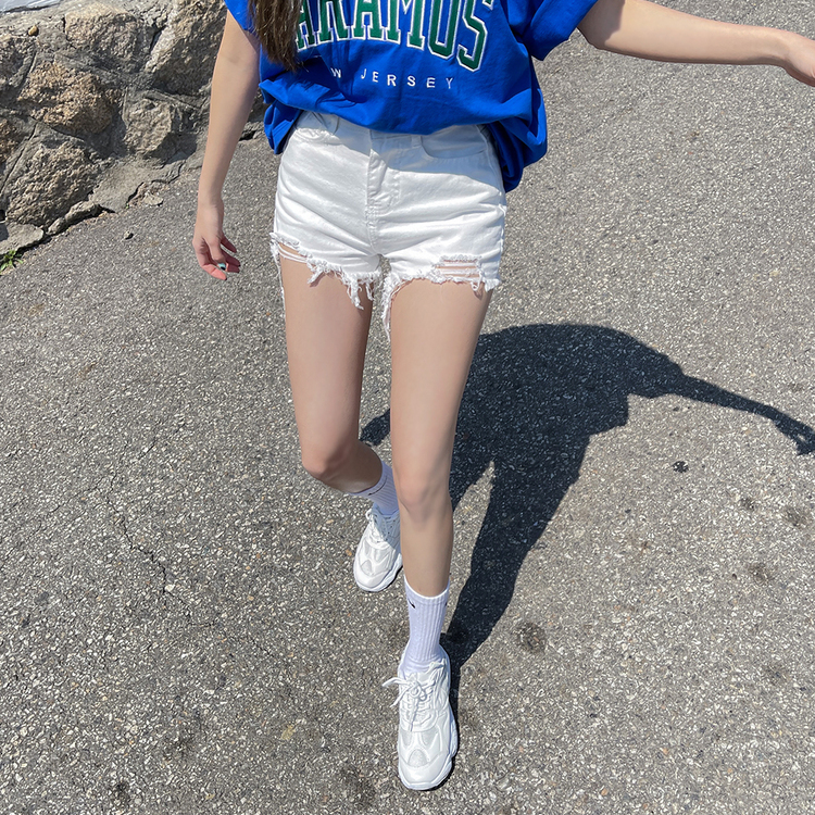 컷오프 하의 캐주얼 반바지 아이보리