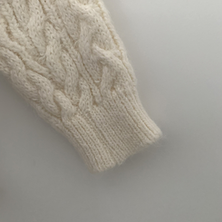 ノルディックケーブルニット