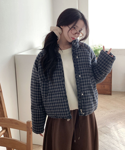 ハイネックチェックショートダウン NAVY