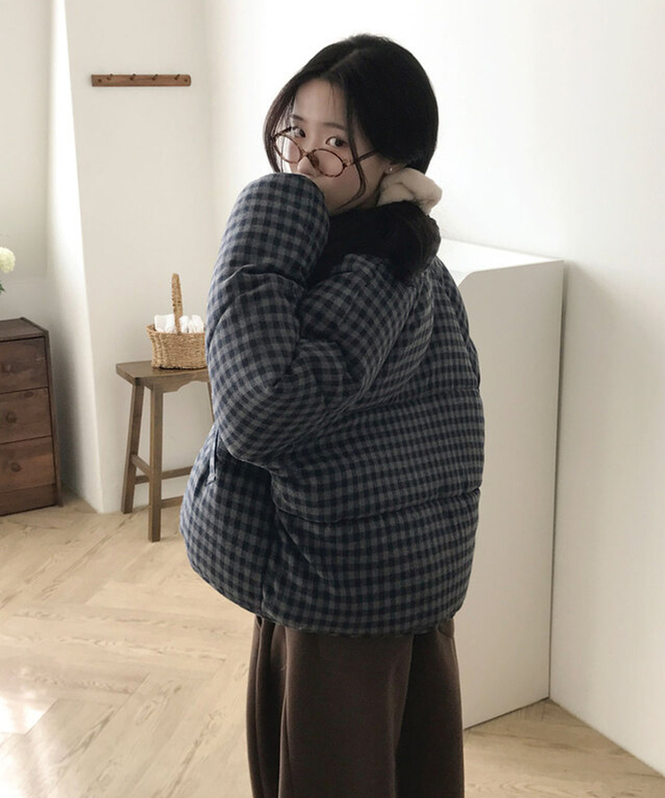 ハイネックチェックショートダウン NAVY