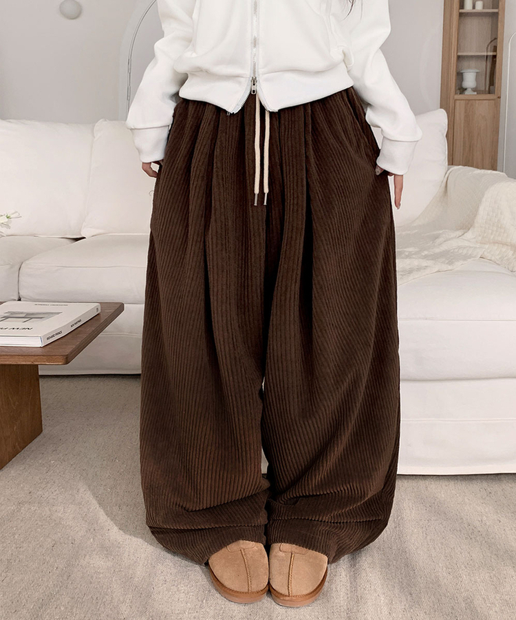 [고퀄보장｡‧˚/인생핏] 마크 코듀로이 와이드 핀턱 뒷포켓패치 밴딩 트레이닝 팬츠 밤색