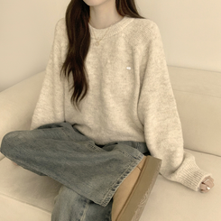 여리함 보장하는 글로리 나그랑 겨울 라운드 와펜 긴팔 니트 오트밀