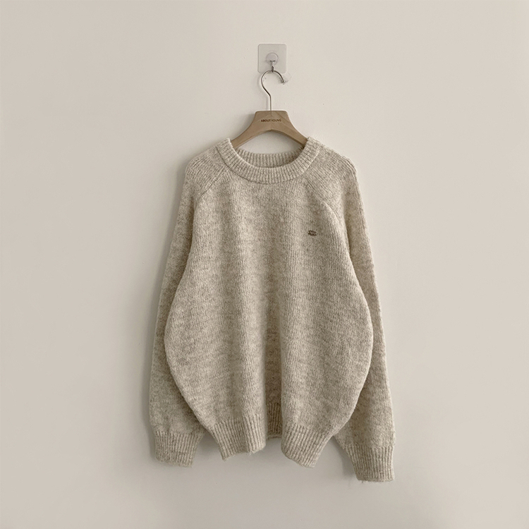 여리함 보장하는 글로리 나그랑 겨울 라운드 와펜 긴팔 니트