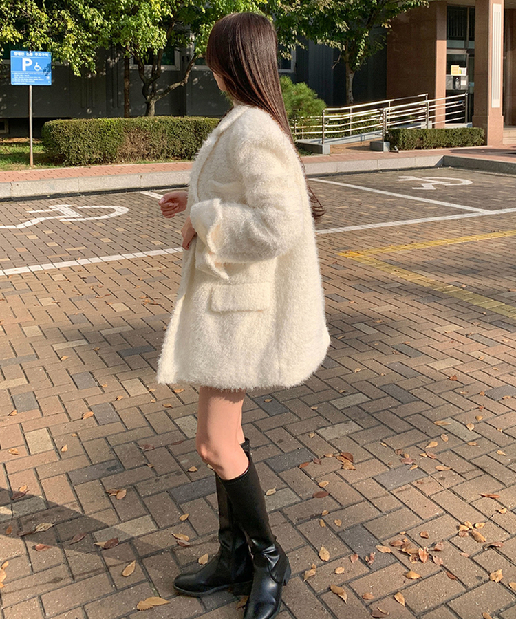 부클 누빔 안감 퍼 어깨패드 겨울 하객룩 자켓