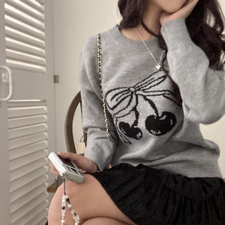 체리베리 라운드넥 루즈핏 니트 그레이