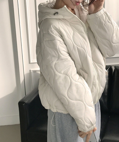 에타 깔깔이 항아리 하프넥 후드 패딩 밑단스트링 아방핏 루즈핏 포켓 후드스트링 데일리 겨울패딩 아이보리