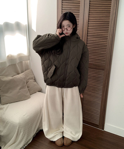 에타 깔깔이 항아리 하프넥 후드 패딩 밑단스트링 아방핏 루즈핏 포켓 후드스트링 데일리 겨울패딩 카키