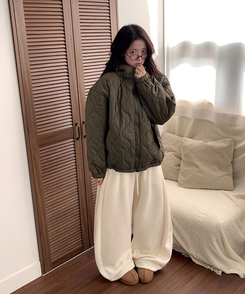에타 깔깔이 항아리 하프넥 후드 패딩 밑단스트링 아방핏 루즈핏 포켓 후드스트링 데일리 겨울패딩 카키