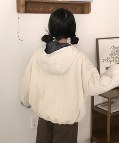 호시 퀄팅 참팬던트 체크배색 후드 패딩 아이보리