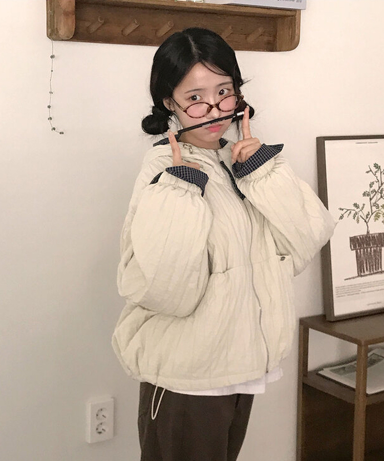 호시 퀄팅 참팬던트 체크배색 후드 패딩 아이보리