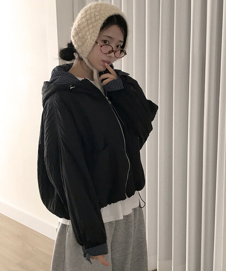 호시 퀄팅 참팬던트 체크배색 후드 패딩 블랙