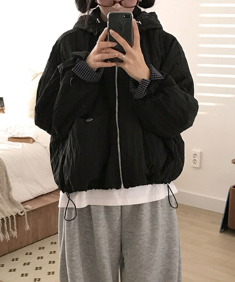 호시 퀄팅 참팬던트 체크배색 후드 패딩 블랙