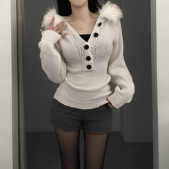 スリットボタンスリムファーフードニット IVORY