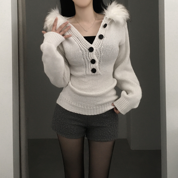 スリットボタンスリムファーフードニット IVORY