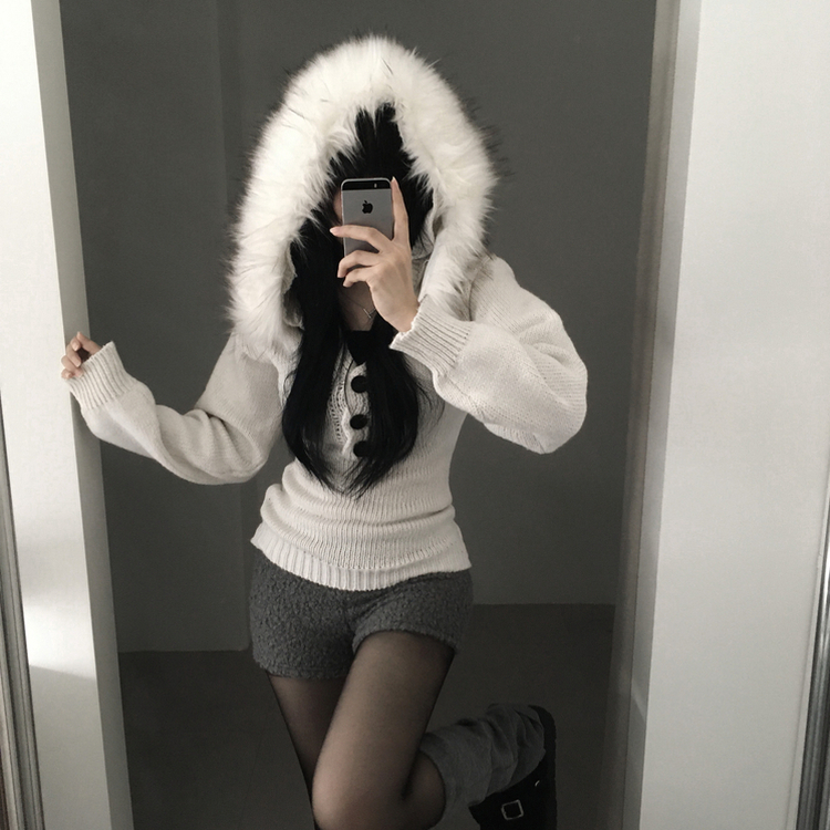 スリットボタンスリムファーフードニット IVORY