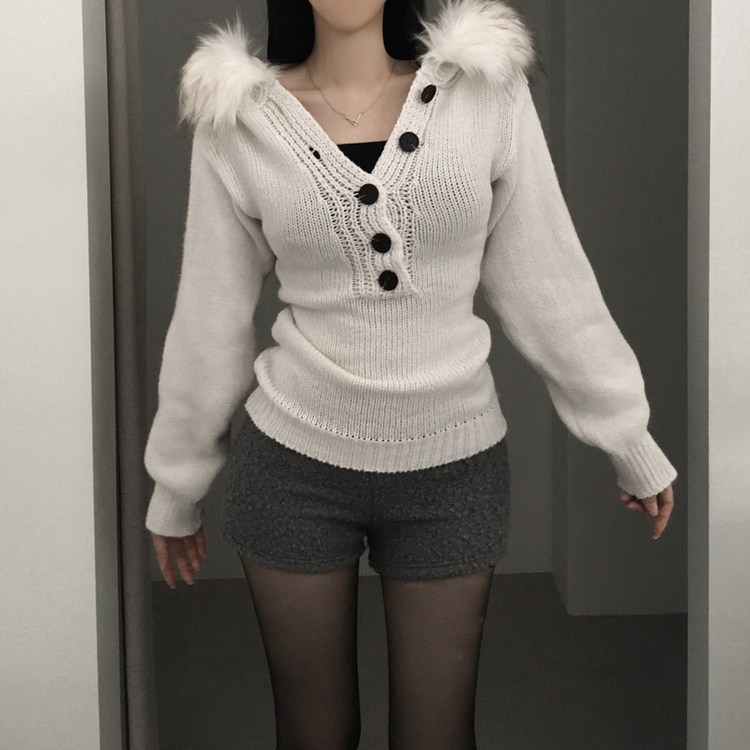 スリットボタンスリムファーフードニット IVORY