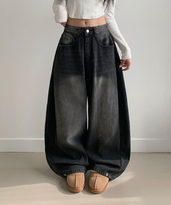 극세사융기모 제드 융기모 사이드핀턱 캣브러쉬 워싱 스냅버튼 조거 와이드 벌룬핏 데님 팬츠 블랙