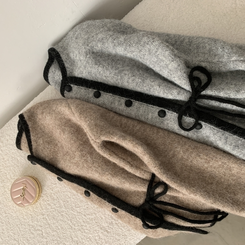 프레젠트 리본 배색 울 라운드넥 니트가디건