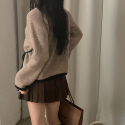 프레젠트 리본 배색 울 라운드넥 니트가디건 베이지