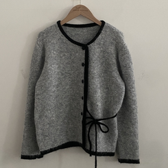 프레젠트 리본 배색 울 라운드넥 니트가디건