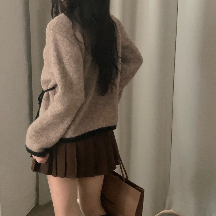 프레젠트 리본 배색 울 라운드넥 니트가디건 베이지