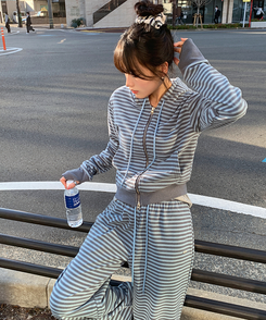 【起毛】ストライプウォーマーフードジャンパー  SOFT BLUE