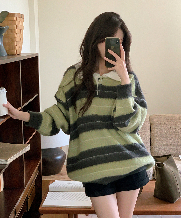 nt5321 (포인트룩추천♥/포근여리핏) 홀린 브러쉬 배색 스트라이프 카라넥 버튼 긴팔 니트 GREEN
