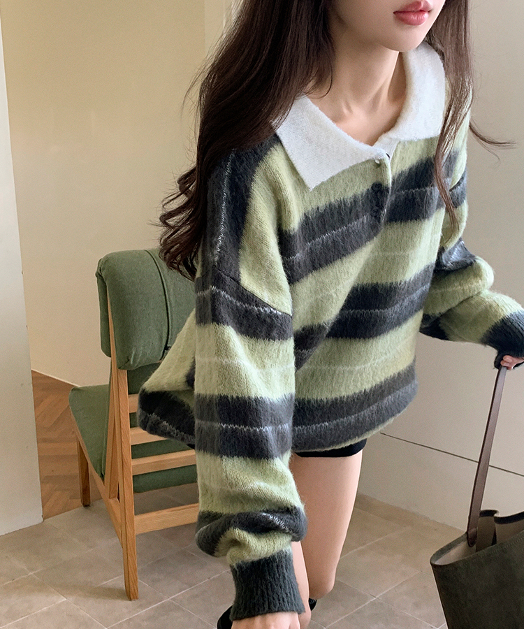 nt5321 (포인트룩추천♥/포근여리핏) 홀린 브러쉬 배색 스트라이프 카라넥 버튼 긴팔 니트 GREEN