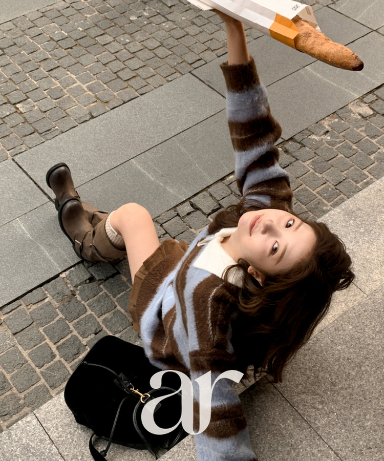 nt5321 (포인트룩추천♥/포근여리핏) 홀린 브러쉬 배색 스트라이프 카라넥 버튼 긴팔 니트 SKYBLUE