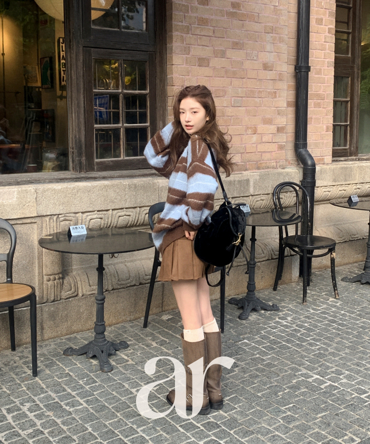 nt5321 (포인트룩추천♥/포근여리핏) 홀린 브러쉬 배색 스트라이프 카라넥 버튼 긴팔 니트 SKYBLUE