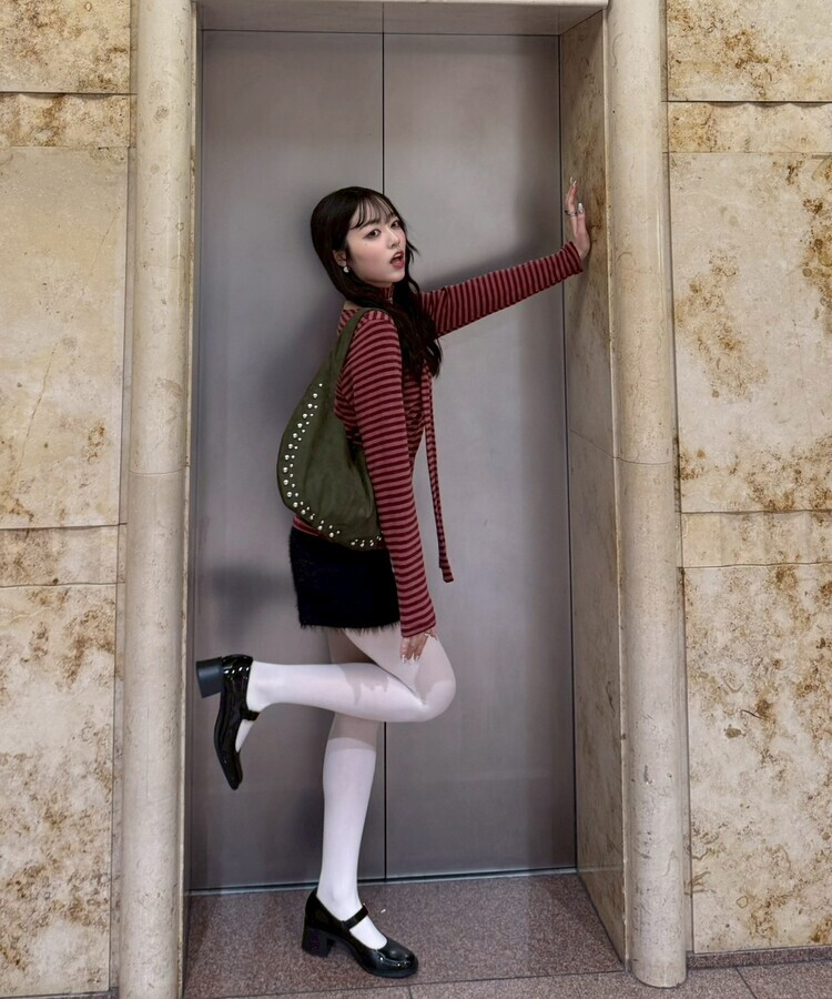 【❤️MADE/SET】ブローチ付きストライプＴシャツ RED