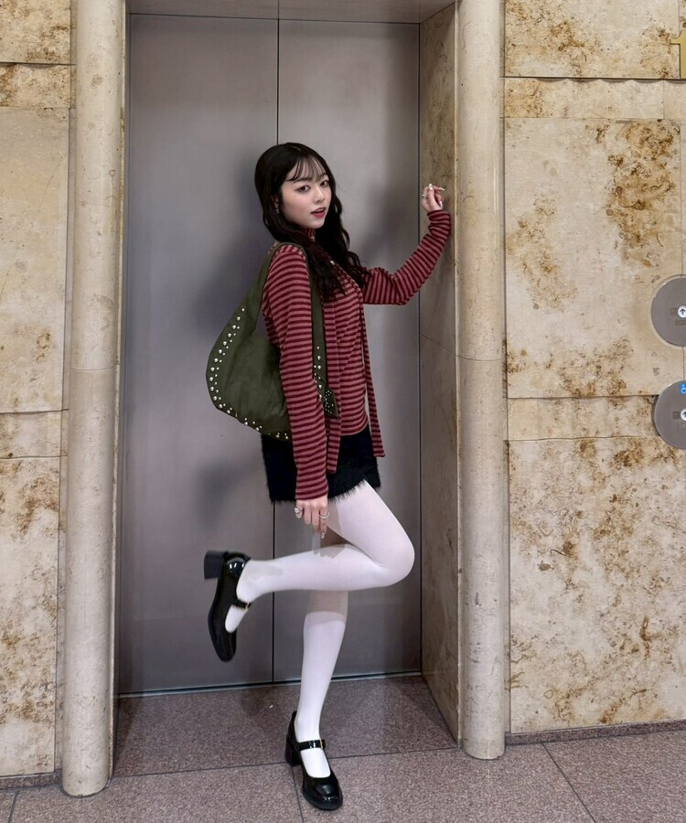 【❤️MADE/SET】ブローチ付きストライプＴシャツ RED