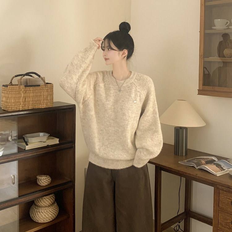 도톰 펜던트 아방핏 라운드넥 보카시 오트밀 알파카 겨울니트