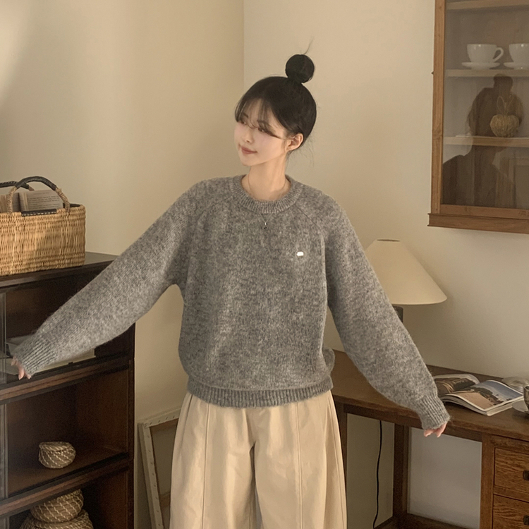 도톰 펜던트 아방핏 라운드넥 보카시 오트밀 알파카 겨울니트