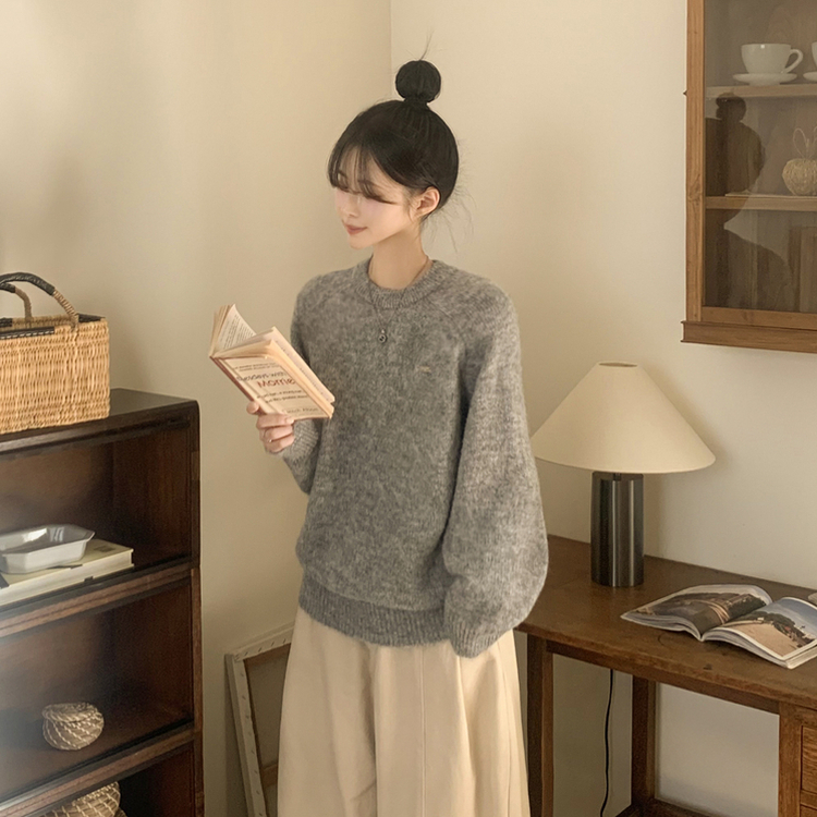 도톰 펜던트 아방핏 라운드넥 보카시 오트밀 알파카 겨울니트