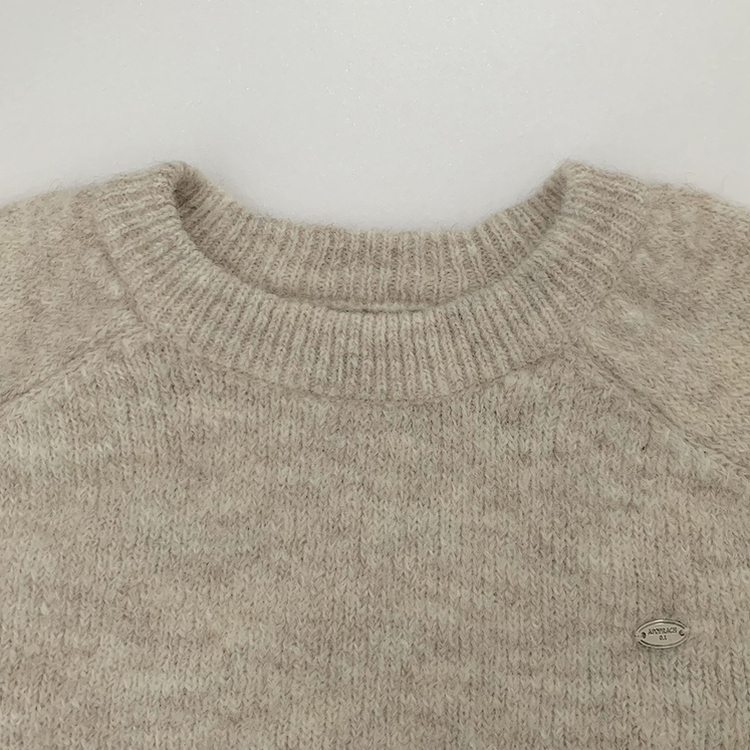도톰 펜던트 아방핏 라운드넥 보카시 오트밀 알파카 겨울니트