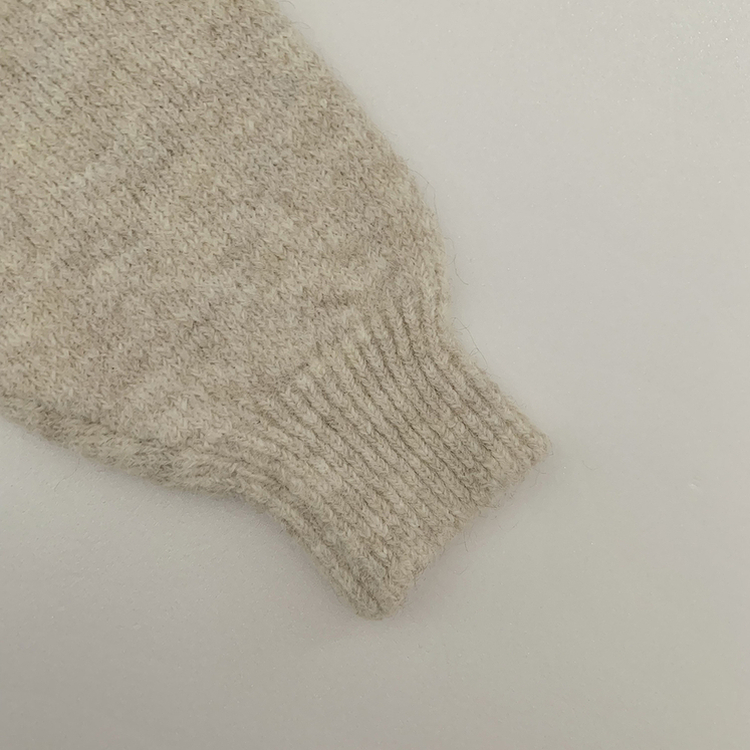 도톰 펜던트 아방핏 라운드넥 보카시 오트밀 알파카 겨울니트