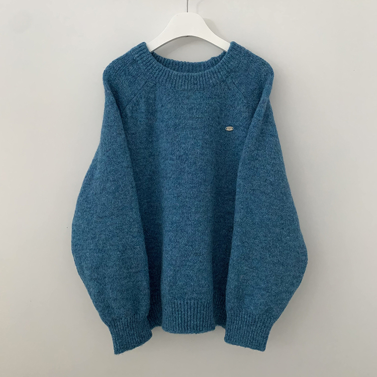 도톰 펜던트 아방핏 라운드넥 보카시 오트밀 알파카 겨울니트