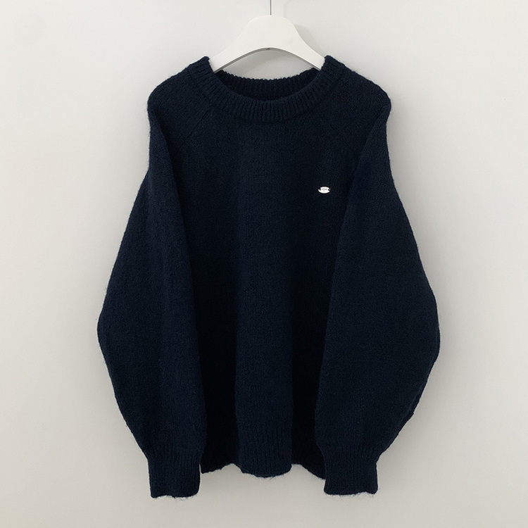 도톰 펜던트 아방핏 라운드넥 보카시 오트밀 알파카 겨울니트