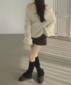 솔잎 가녀린 분위기 연말룩 크리스마스 오프숄더 니트 크림