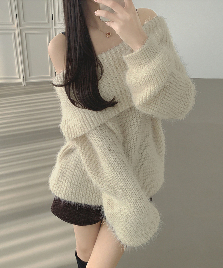 솔잎 가녀린 분위기 연말룩 크리스마스 오프숄더 니트 크림