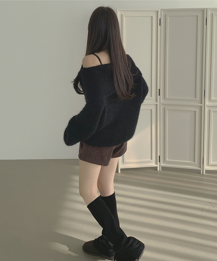 솔잎 가녀린 분위기 연말룩 크리스마스 오프숄더 니트 블랙